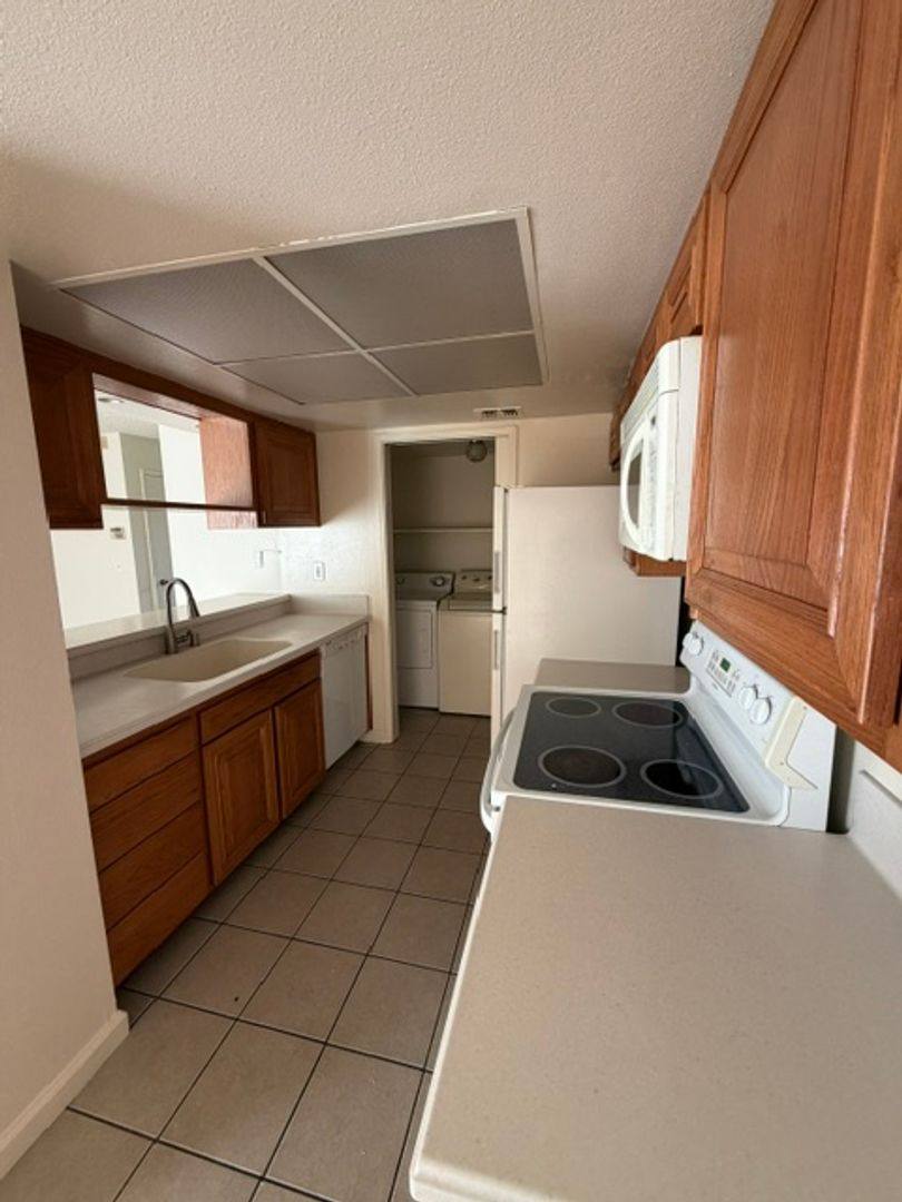 Condo for rent at 6200 Osullivan Lane, Sacramento, CA 95842