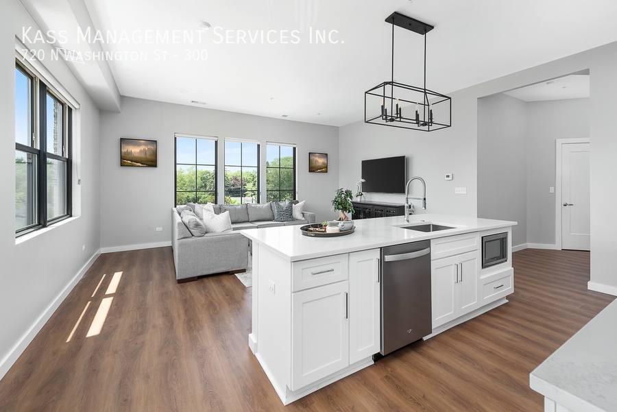 Apartment for rent at 720 N Washington St #300, Naperville, IL 60563
