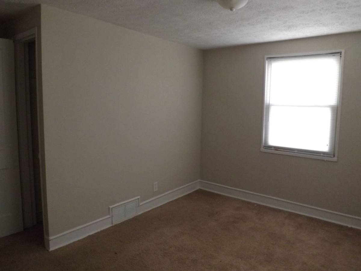 Apartment for rent at 1600 Mulberry St, Waynesboro, VA 22980
