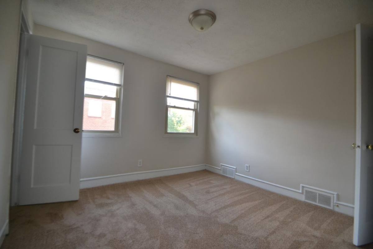 Apartment for rent at 1600 Mulberry St, Waynesboro, VA 22980