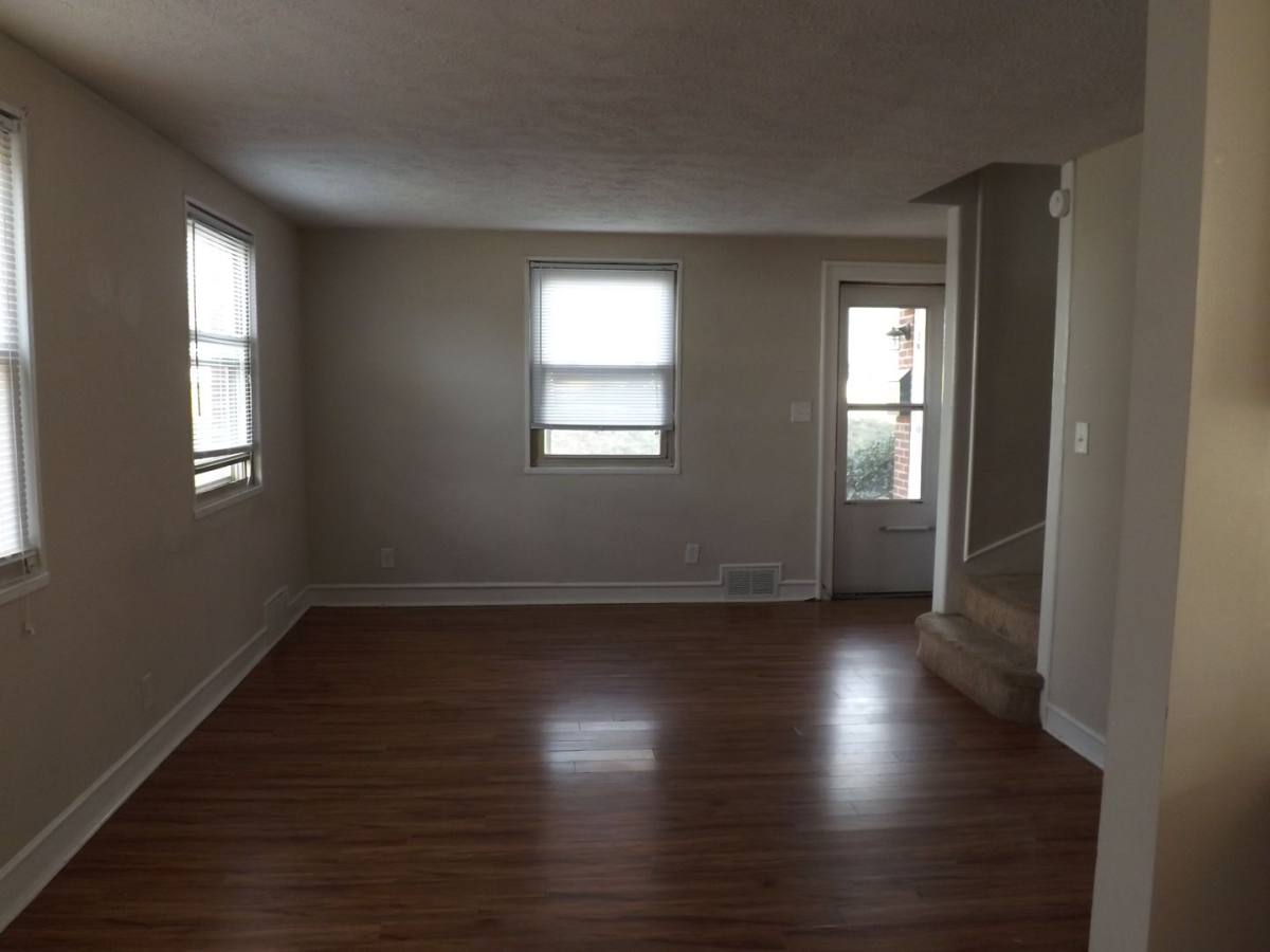 Apartment for rent at 1600 Mulberry St, Waynesboro, VA 22980