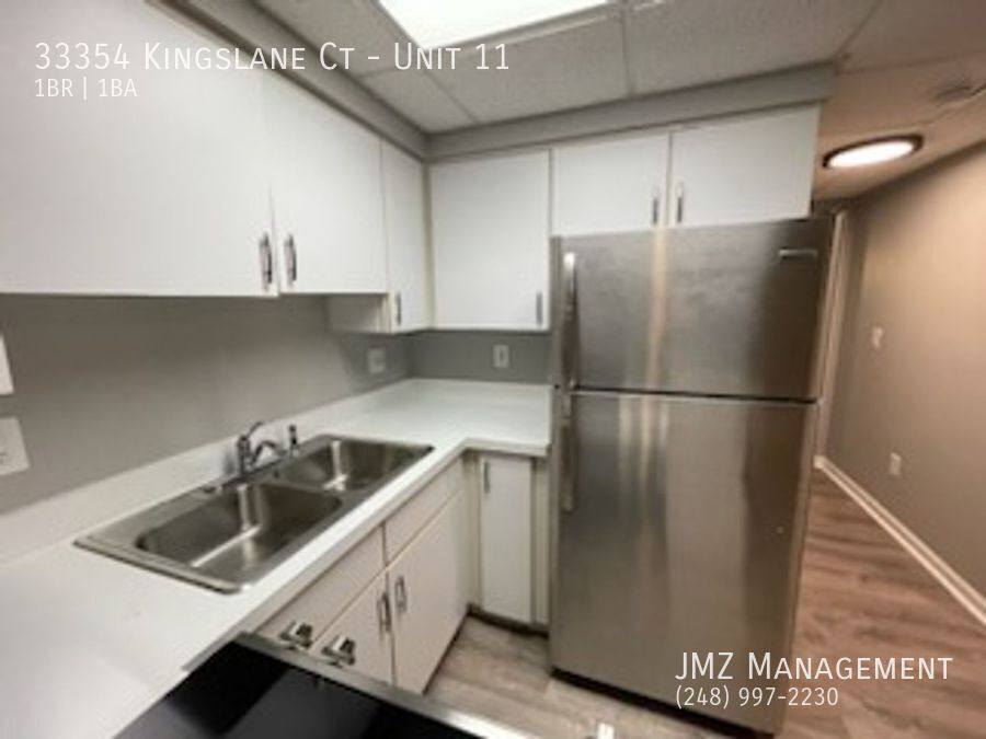 Apartment for rent at 33354 Kingslane Court #11, Farmington, MI 48335