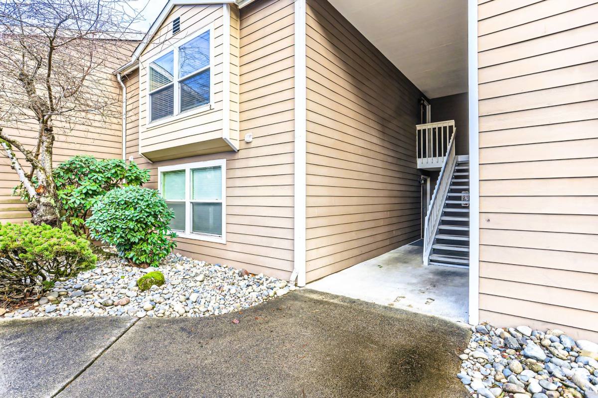 Condo for rent at 14715 SE 24th St, Bellevue, WA 98007