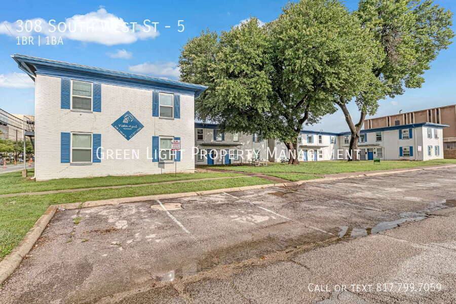 Apartment for rent at 308 S W St #5, Arlington, TX 76010