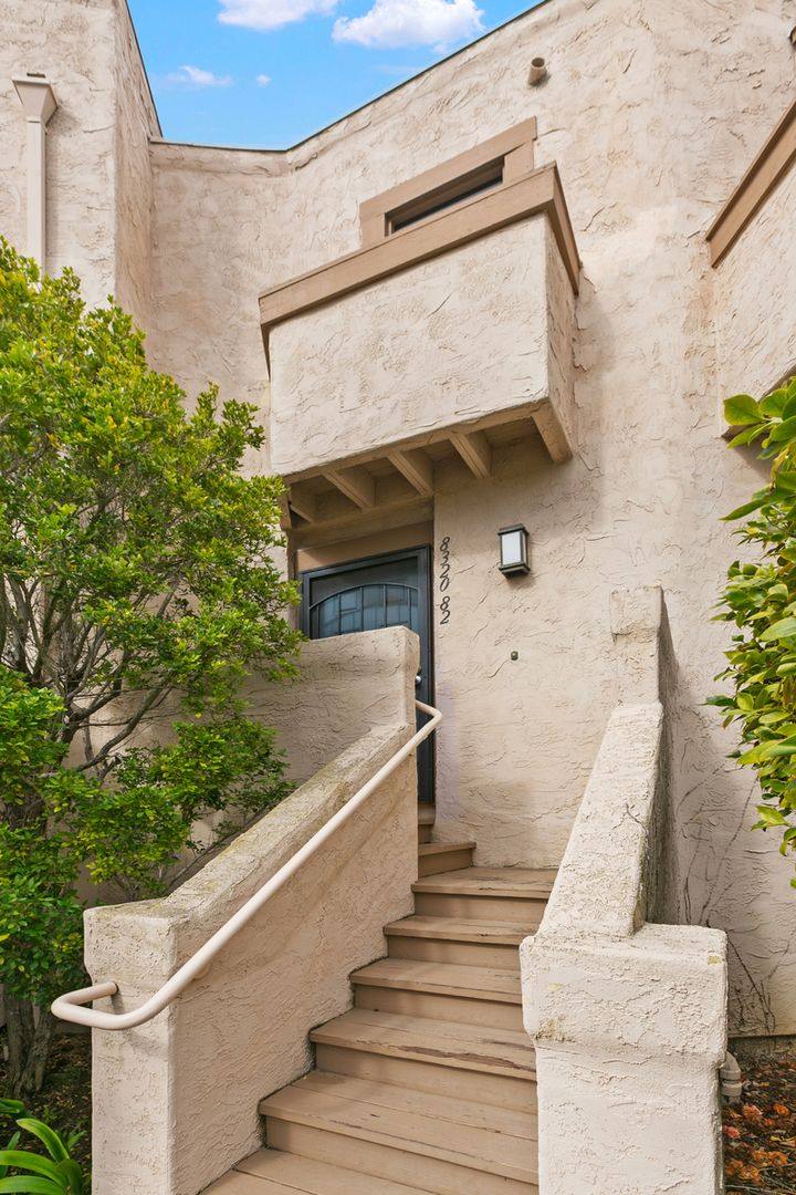 Townhouse for rent at 8320 Via Sonoma, La Jolla, CA 92037