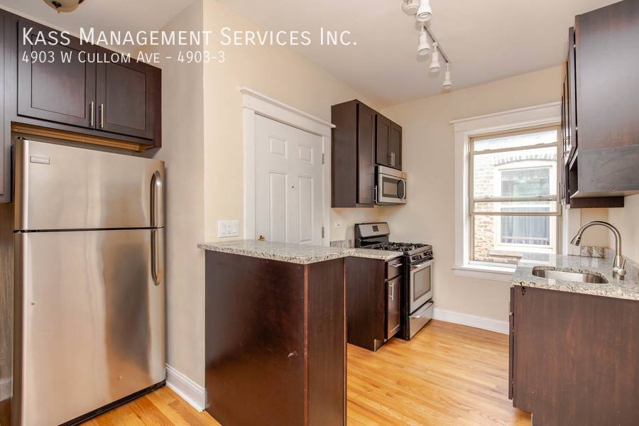 Apartment for rent at 4903 W Cullom Ave #3, Chicago, IL 60641