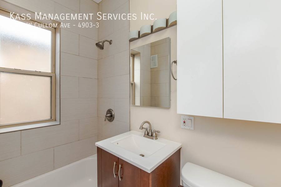 Apartment for rent at 4903 W Cullom Ave #3, Chicago, IL 60641