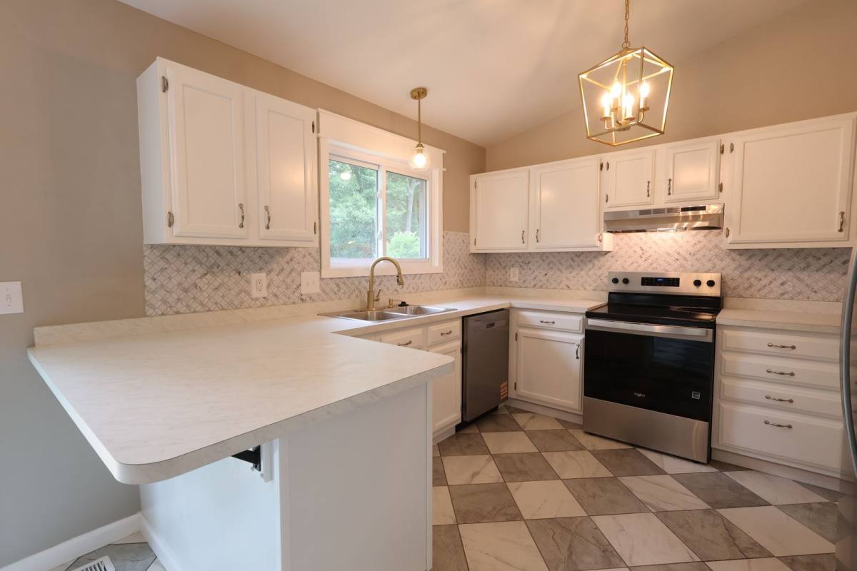 House for rent at 622 Rustic Valley Dr, Ballwin, MO 63021