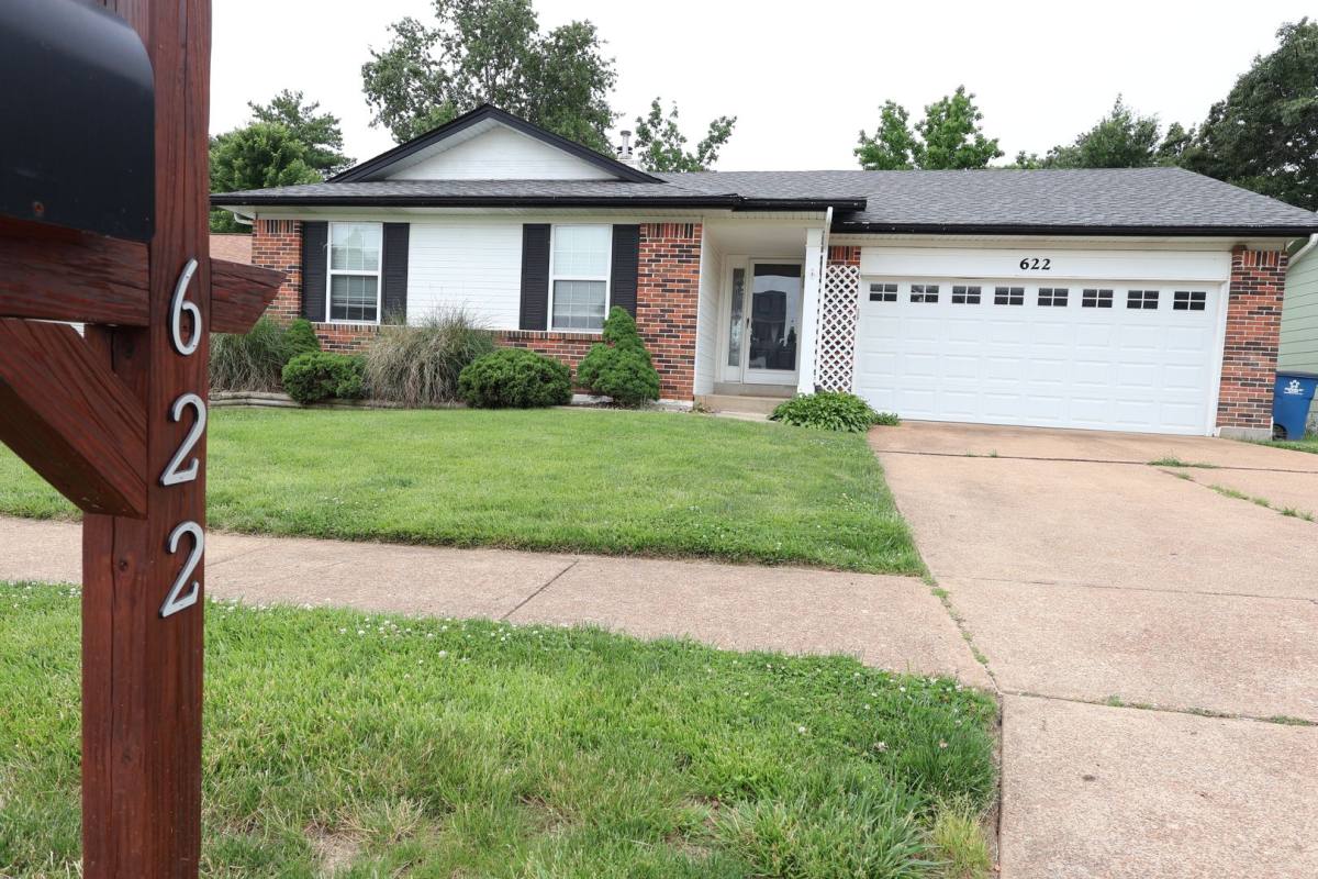 House for rent at 622 Rustic Valley Dr, Ballwin, MO 63021