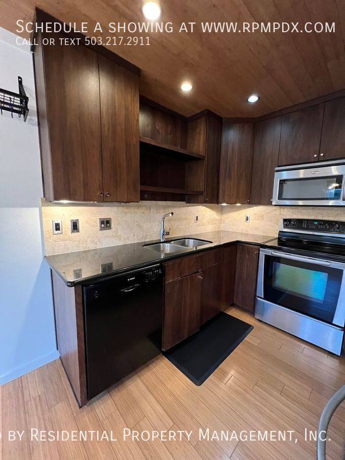 Townhouse for rent at 5715 NE Sacramento St #10, Portland, OR 97213