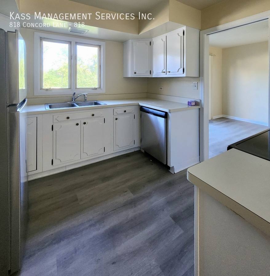 Townhouse for rent at 818 Concord Lane #818, Barrington, IL 60010