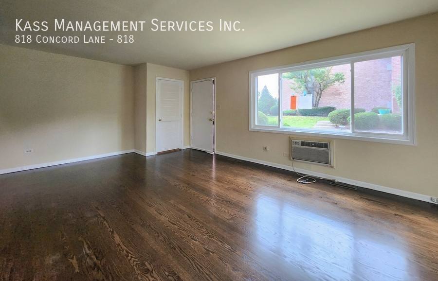 Townhouse for rent at 818 Concord Lane #818, Barrington, IL 60010