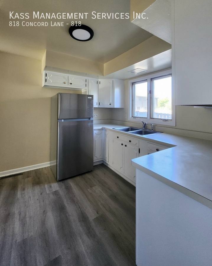 Townhouse for rent at 818 Concord Lane #818, Barrington, IL 60010
