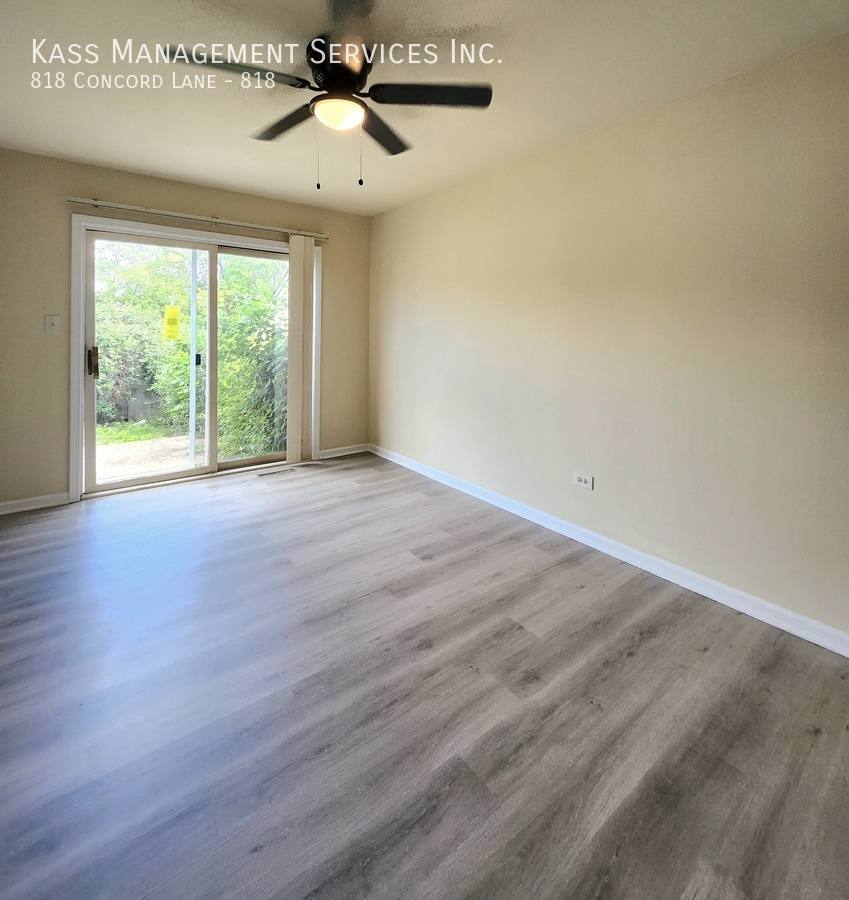 Townhouse for rent at 818 Concord Lane #818, Barrington, IL 60010