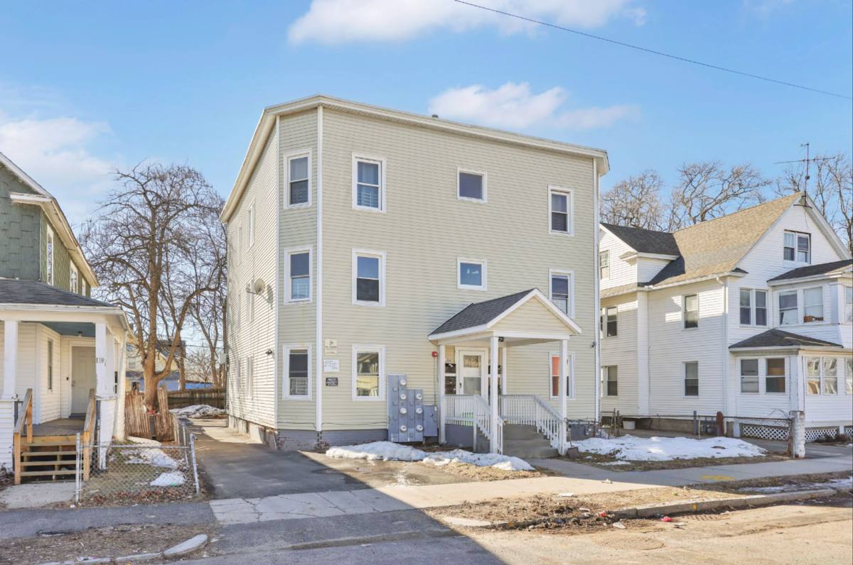 Apartment for rent at 106 Malden St, Springfield, MA 01108