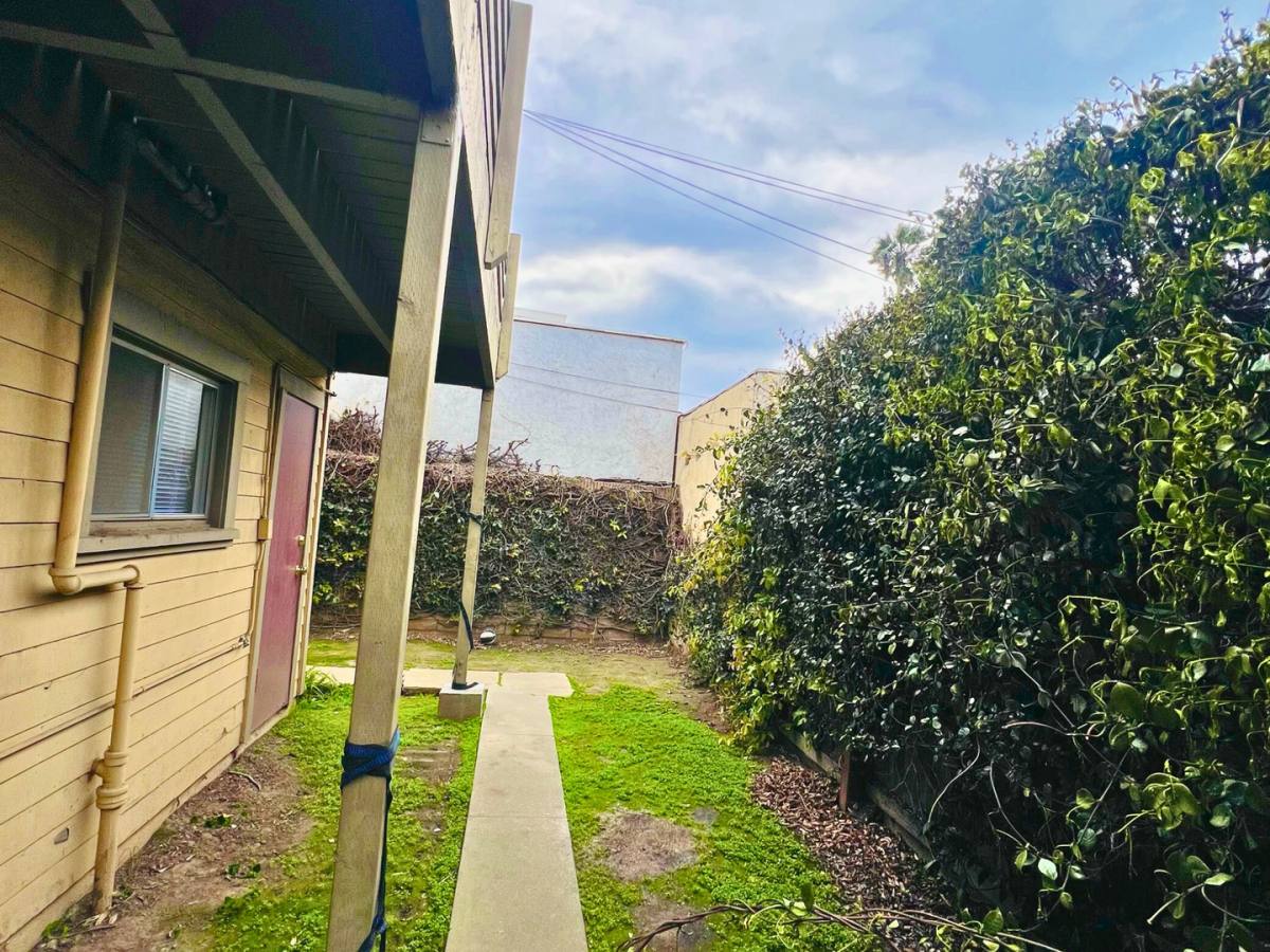 Apartment for rent at 783-789 Freeman Ave, Long Beach, CA 90804