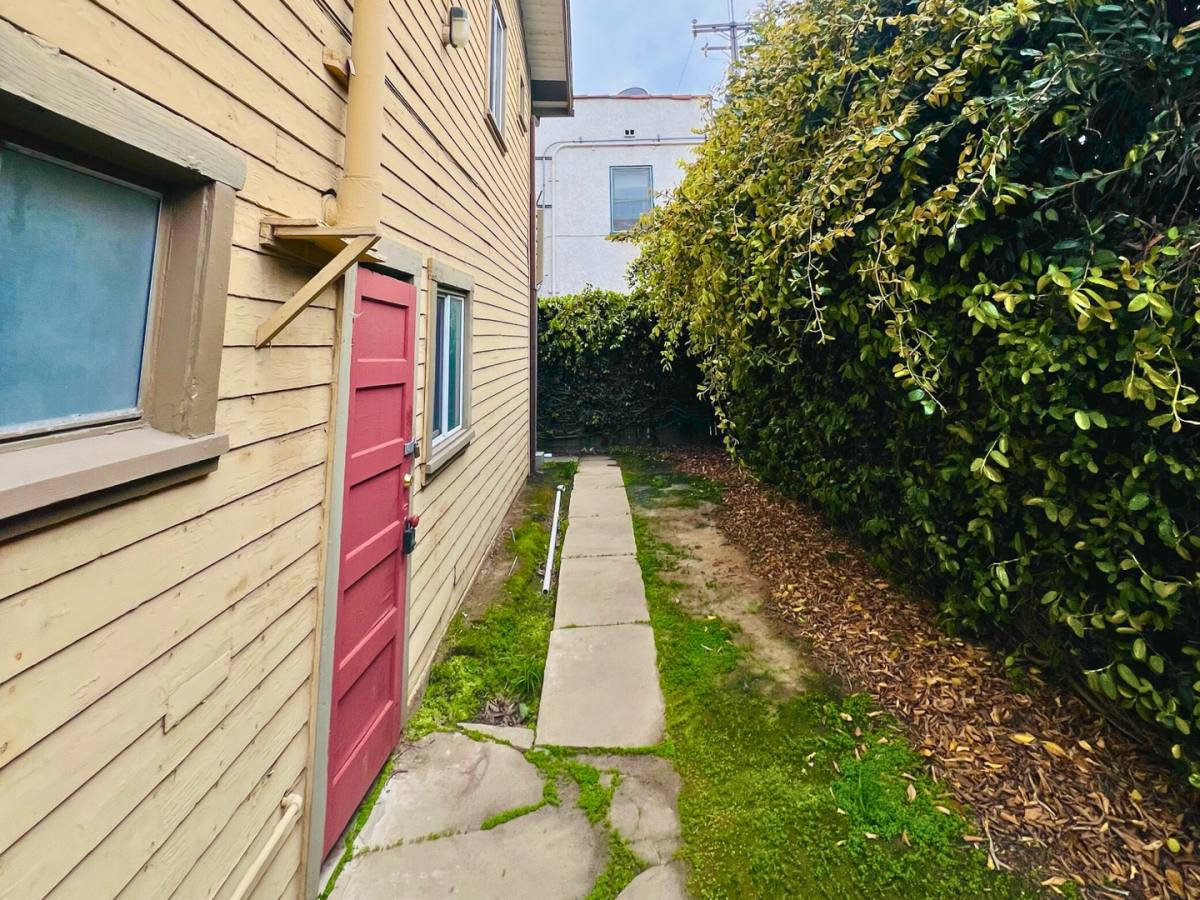 Apartment for rent at 783-789 Freeman Ave, Long Beach, CA 90804
