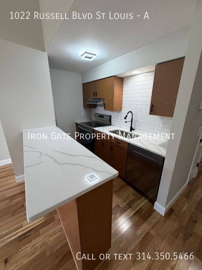 Apartment for rent at 1022 Russell Blvd, Saint Louis, MO 63104
