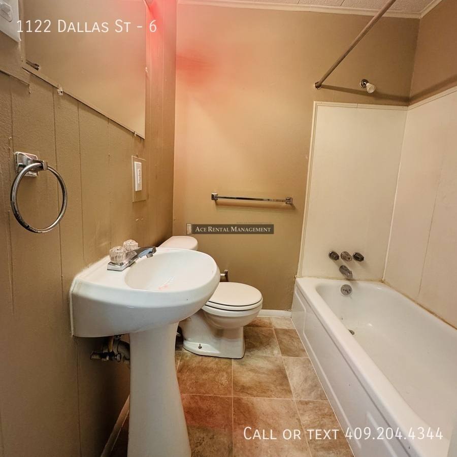 Apartment for rent at 1122 Dallas St #6, Port Neches, TX 77651