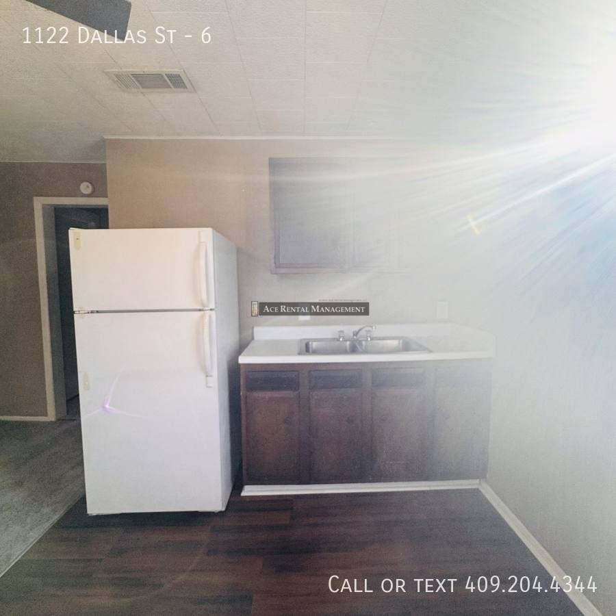 Apartment for rent at 1122 Dallas St #6, Port Neches, TX 77651