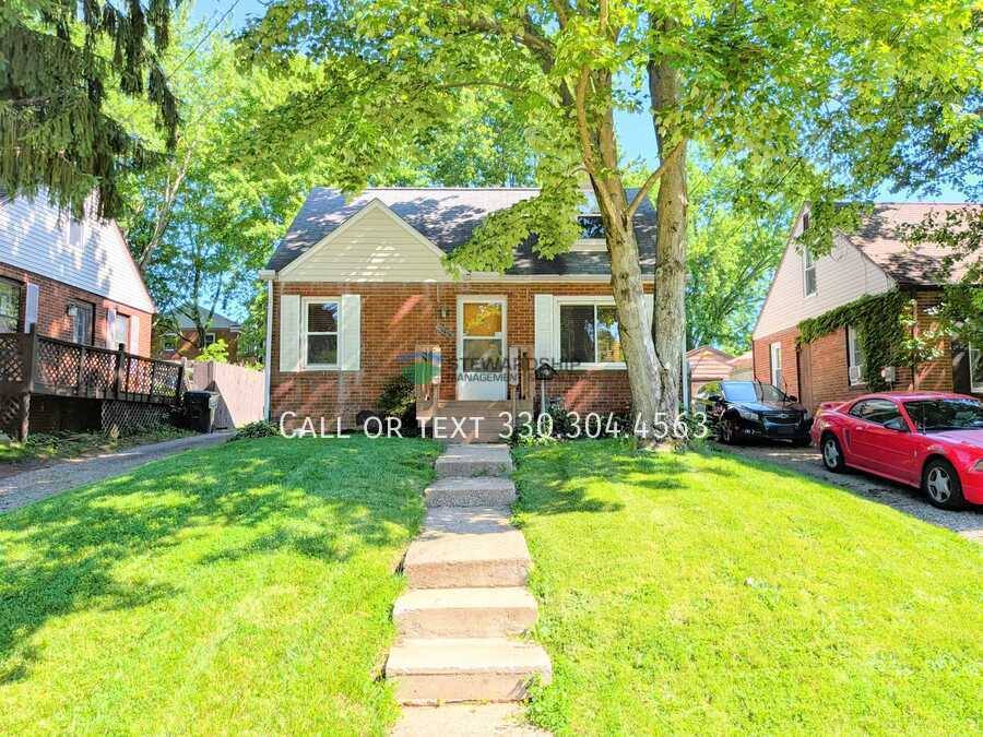 House for rent at 1512 Forest Ave SE, Massillon, OH 44646