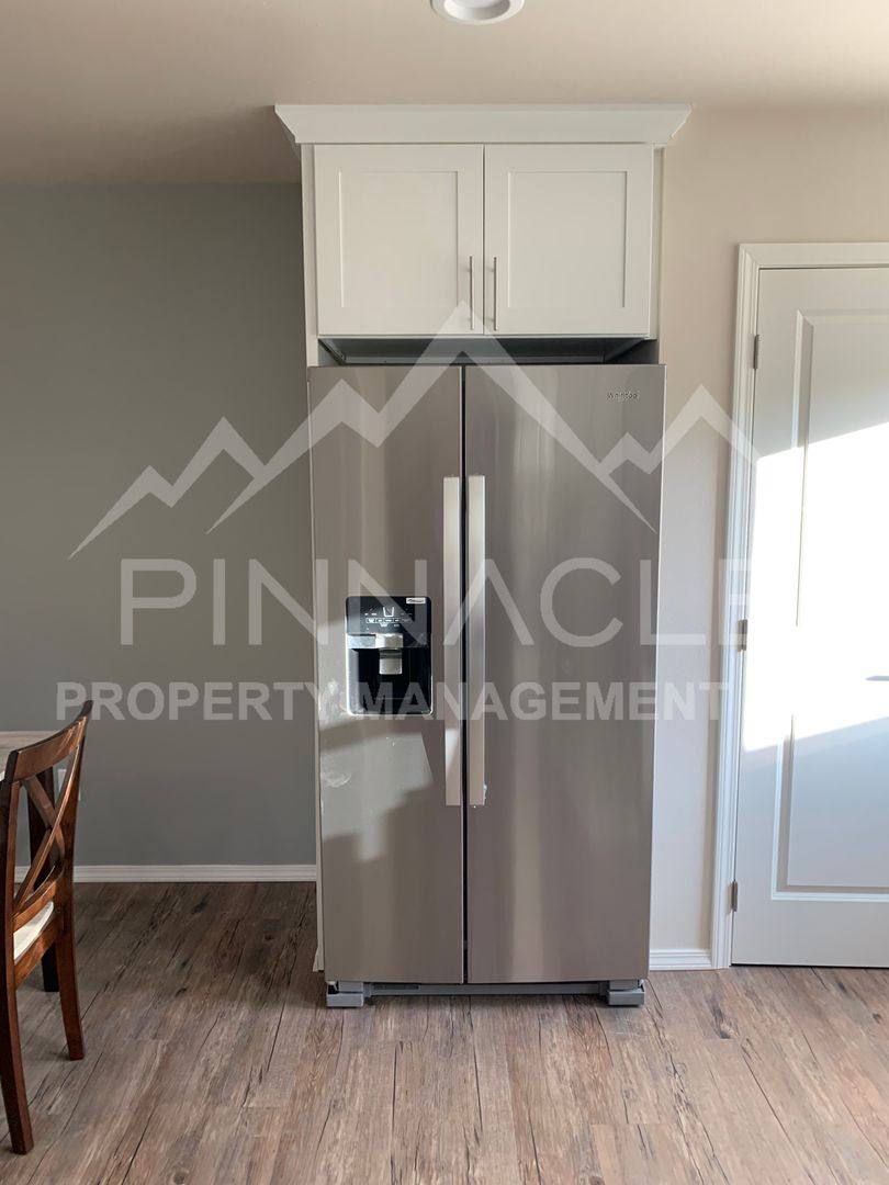 Townhouse for rent at 615 N 1st St, Selah, WA 98942