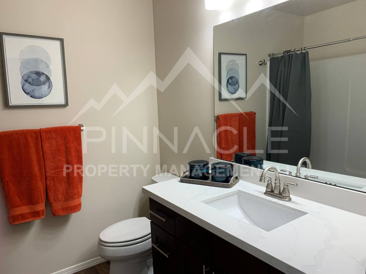 Townhouse for rent at 615 N 1st St, Selah, WA 98942