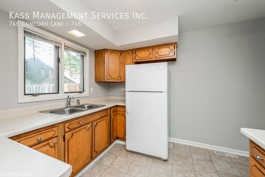 Townhouse for rent at 746 Concord Lane #746, Barrington, IL 60010