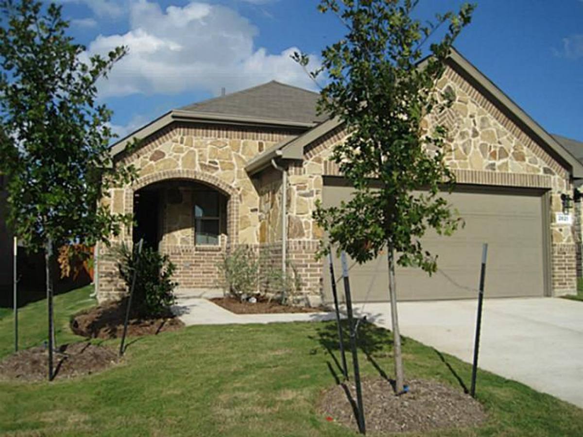 House for rent at 2621 Frisco Wood Dr, Keller, TX 76244