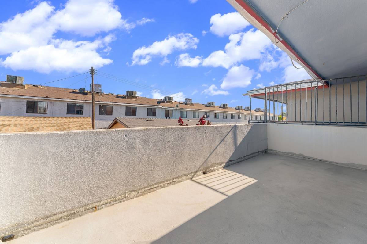 Apartment for rent at 10920 S Osage Ave #14, Inglewood, CA 90304