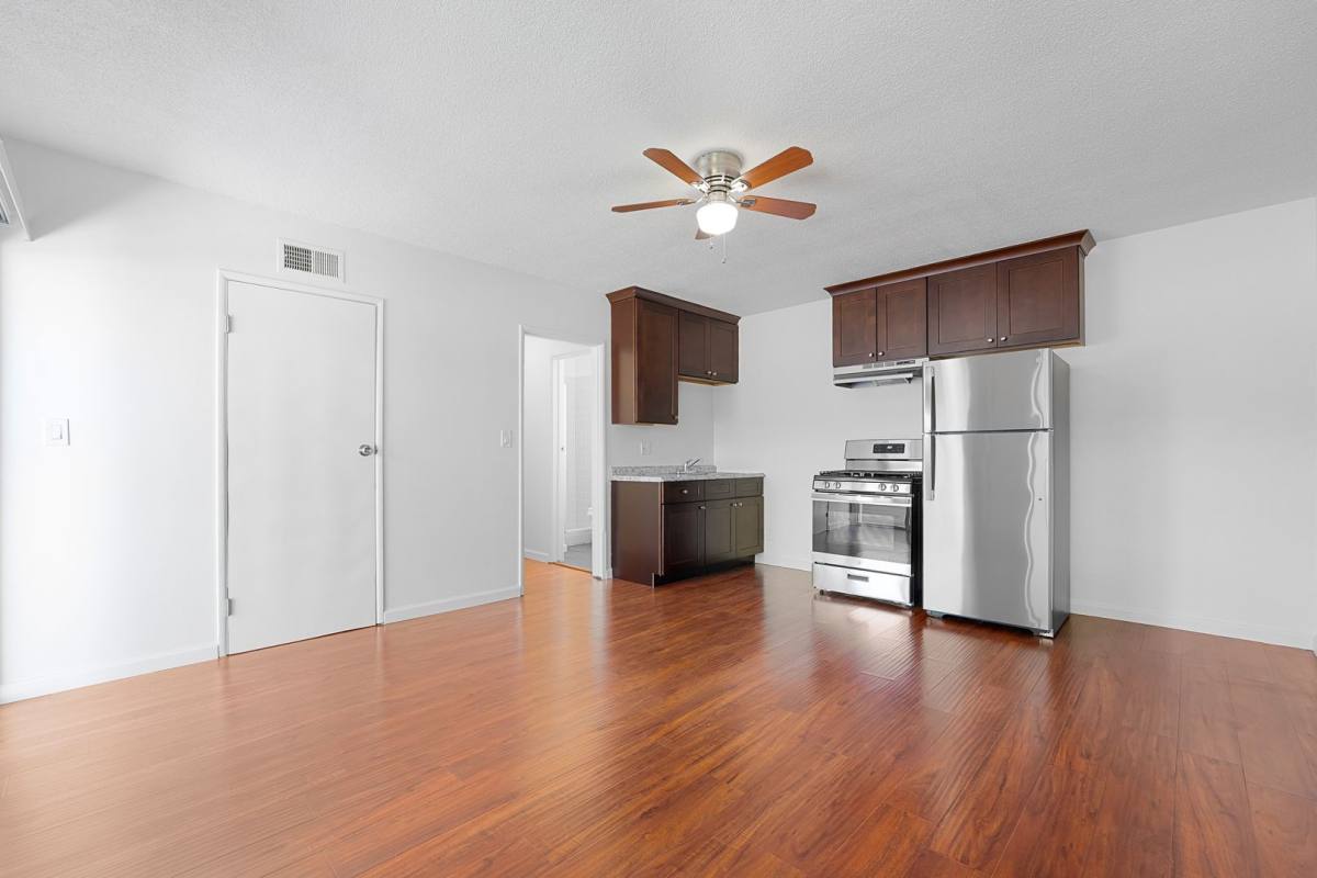 Apartment for rent at 10920 S Osage Ave #14, Inglewood, CA 90304