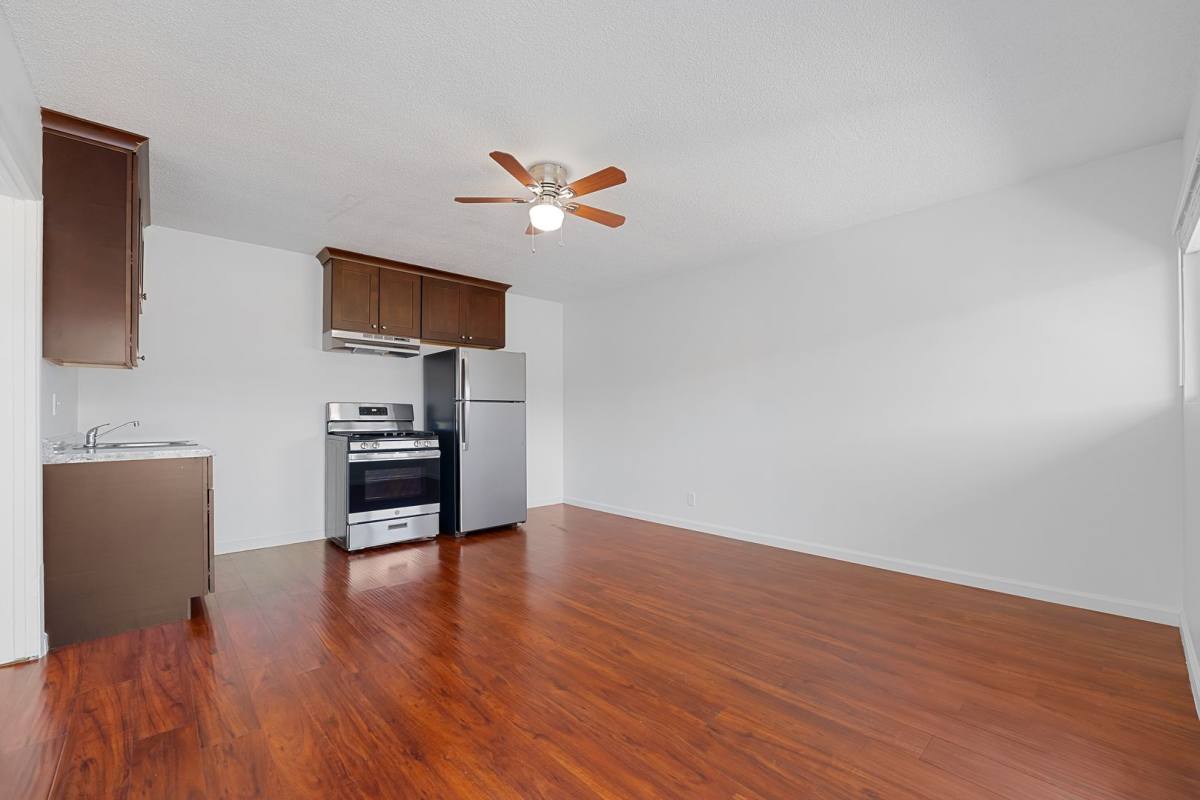 Apartment for rent at 10920 S Osage Ave #14, Inglewood, CA 90304