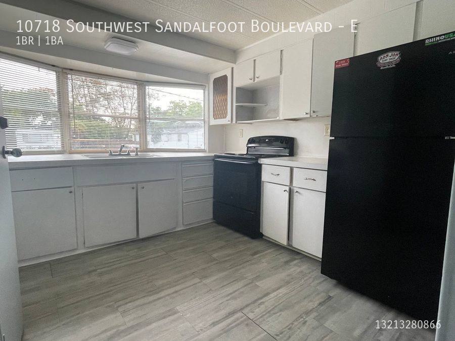 Apartment for rent at 10718 SW Sandalfoot Blvd E, Boca Raton, FL 33428