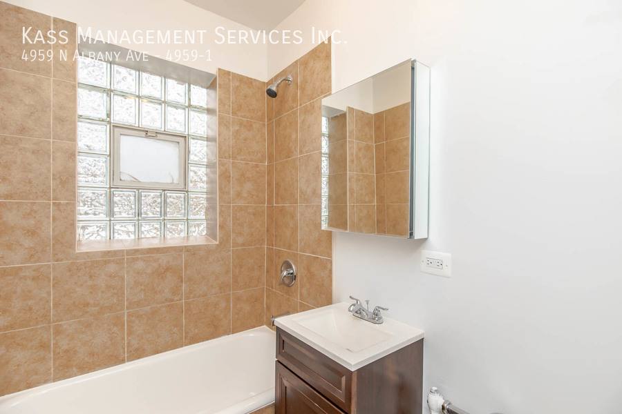Apartment for rent at 4959 N Albany Ave #1, Chicago, IL 60625