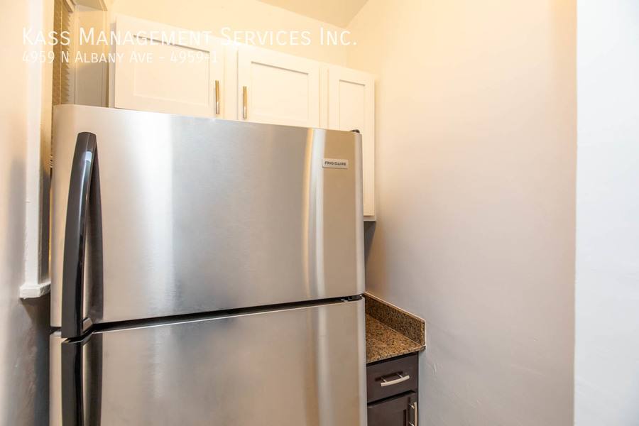 Apartment for rent at 4959 N Albany Ave #1, Chicago, IL 60625