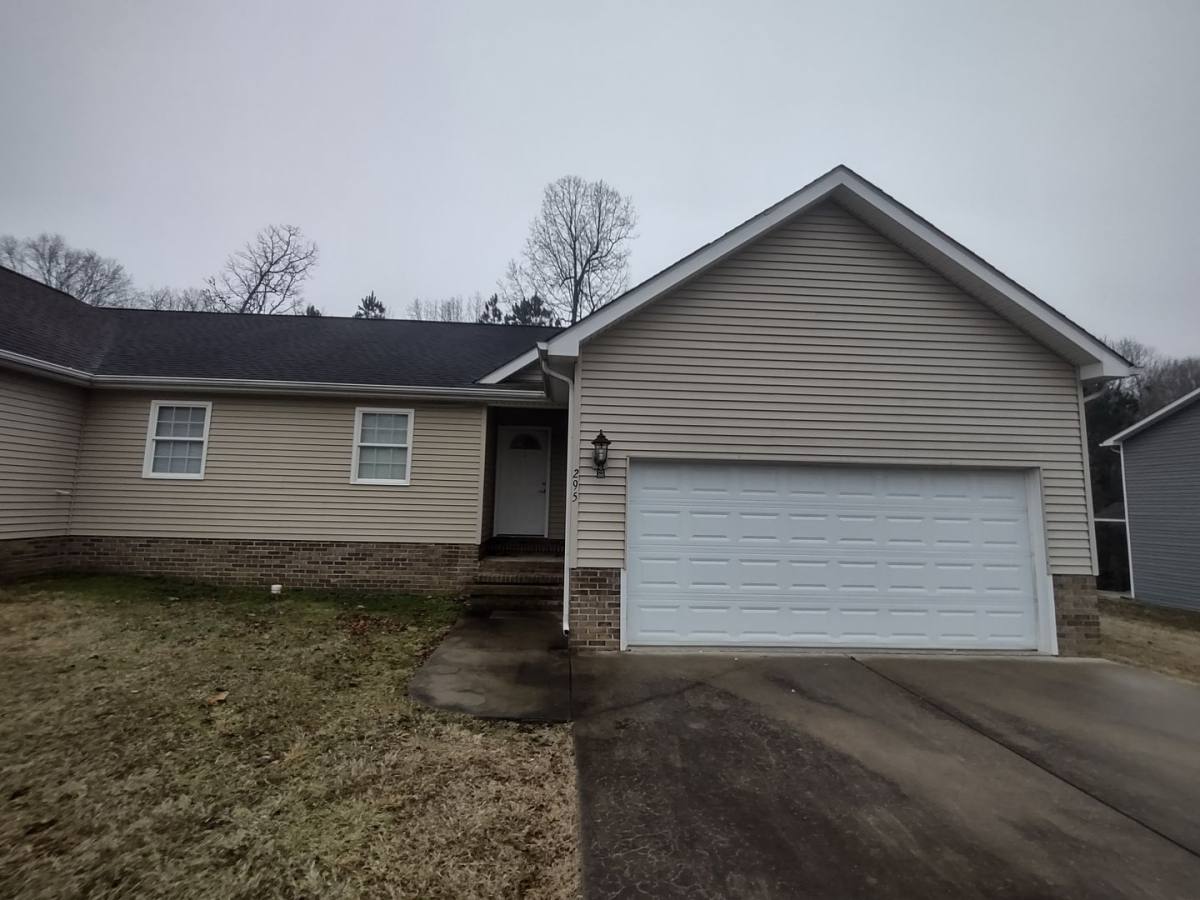 Apartment for rent at 295 Tara Court, Benton, KY 42025