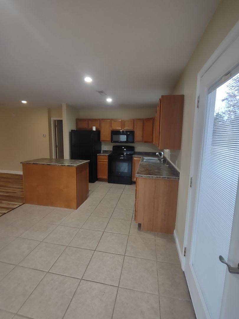 Apartment for rent at 295 Tara Court, Benton, KY 42025