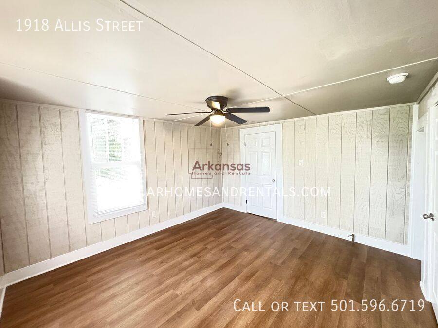 House for rent at 1918 Allis St, Little Rock, AR 72204