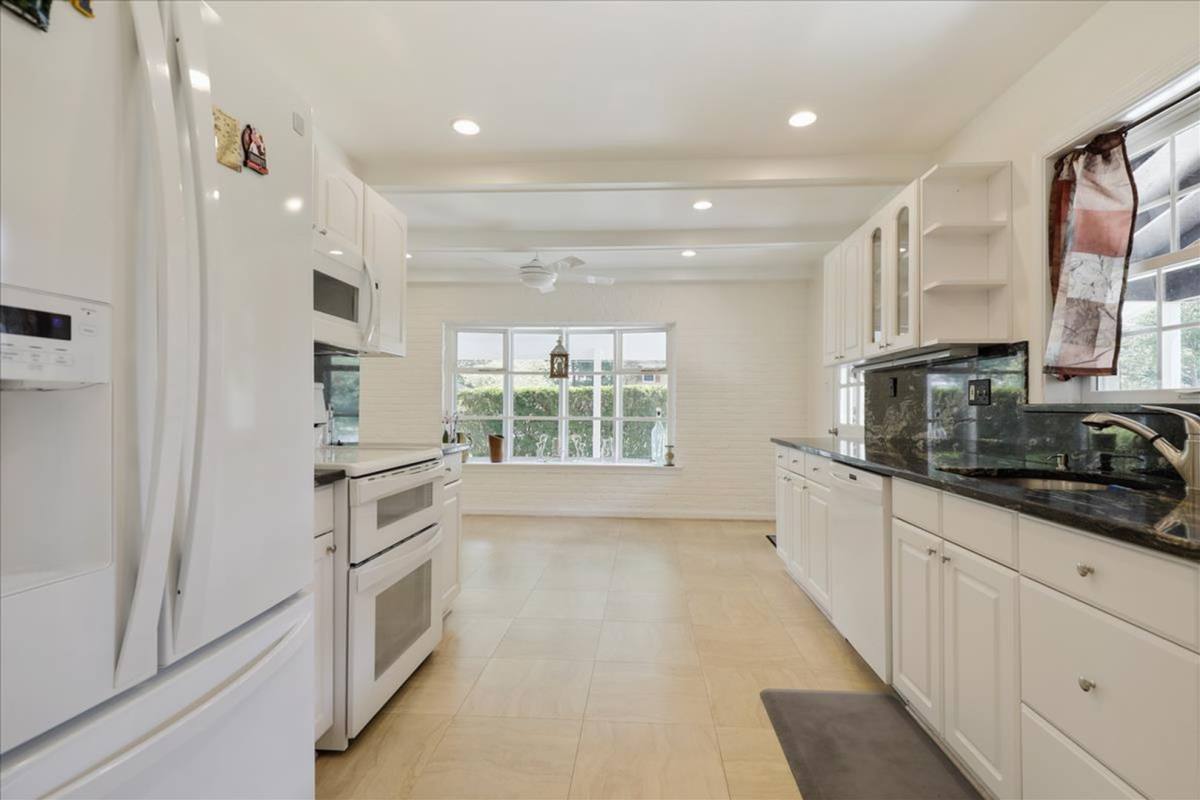 House for rent at 1397 Canterbury Way, Potomac, MD 20854