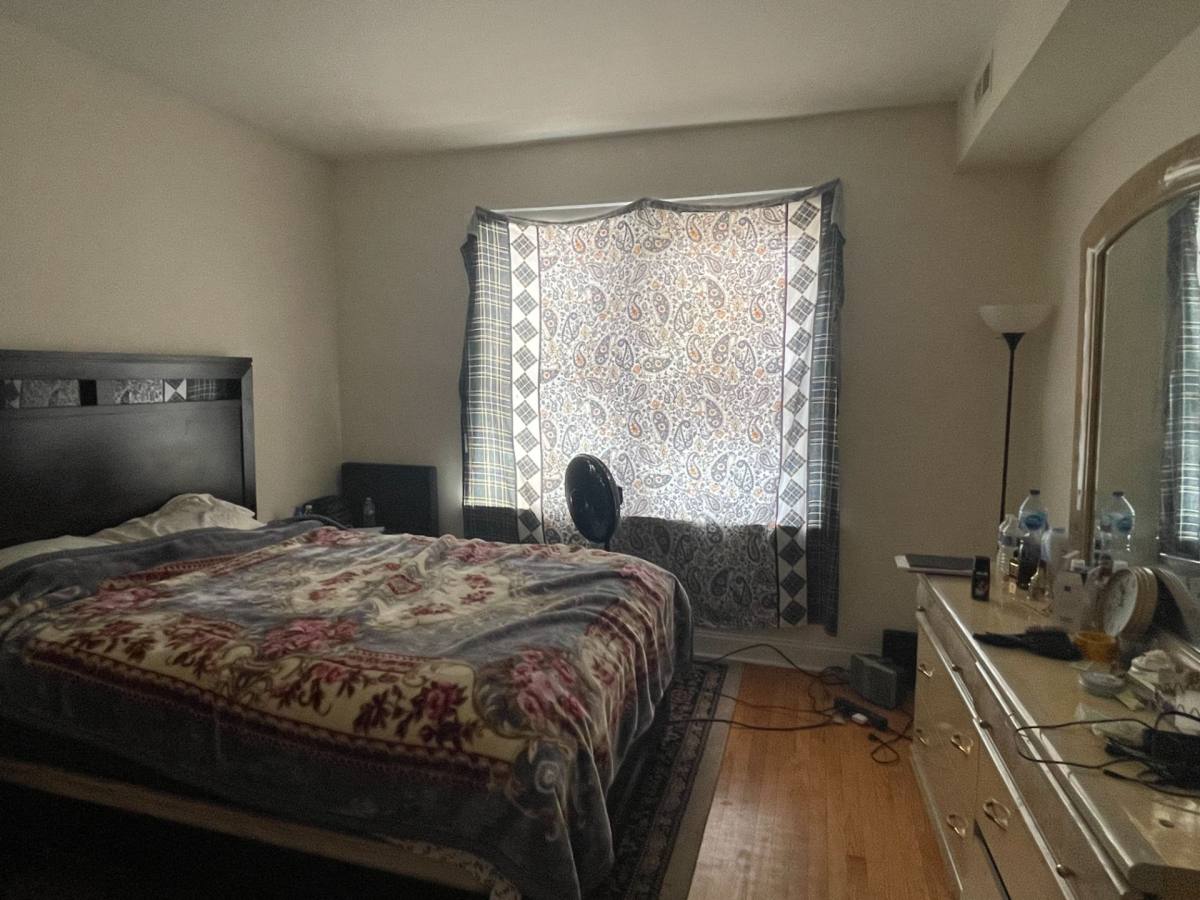 Apartment for rent at 6431 N California Ave #2S, Chicago, IL 60645