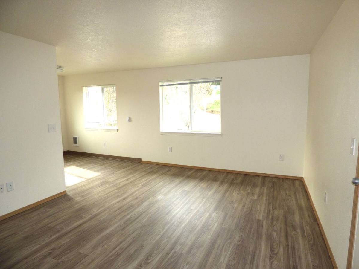 Apartment for rent at 228 Stoneway Dr NW, Salem, OR 97304