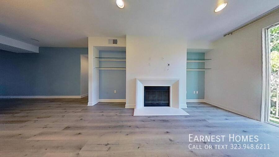 Condo for rent at 14412 Killion St #401, Van Nuys, CA 91401