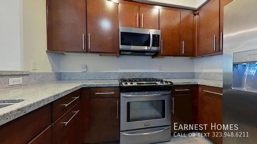 Condo for rent at 14412 Killion St #401, Van Nuys, CA 91401