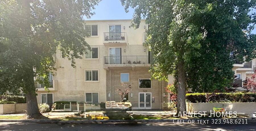Condo for rent at 14412 Killion St #401, Van Nuys, CA 91401