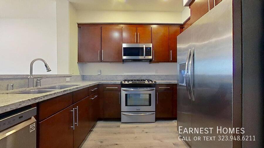 Condo for rent at 14412 Killion St #401, Van Nuys, CA 91401