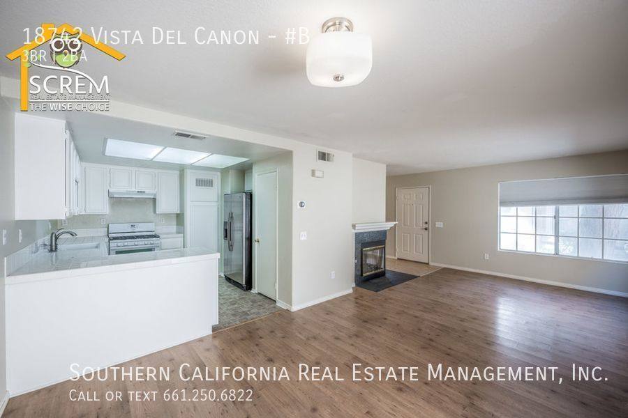 Townhouse for rent at 18742 Vista Del Canon #B, Newhall, CA 91321