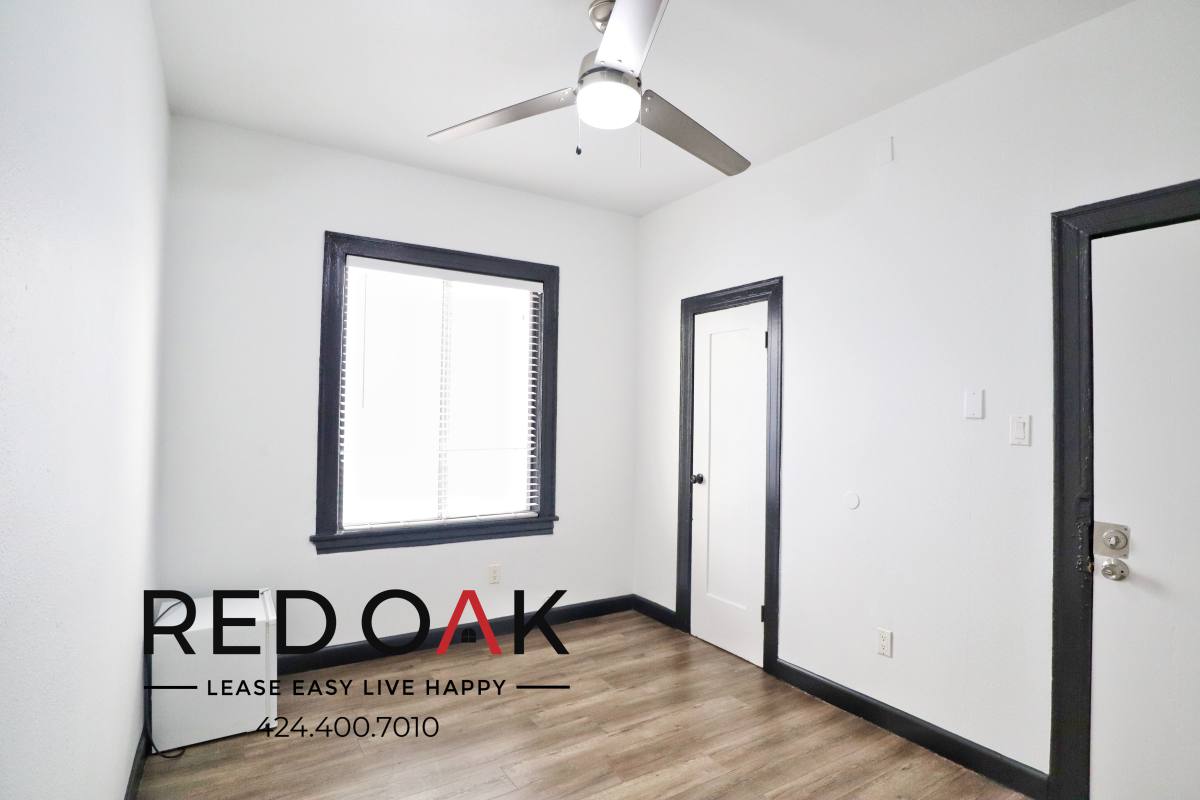 Apartment for rent at 5849 W Sunset Blvd #102, Los Angeles, CA 90028