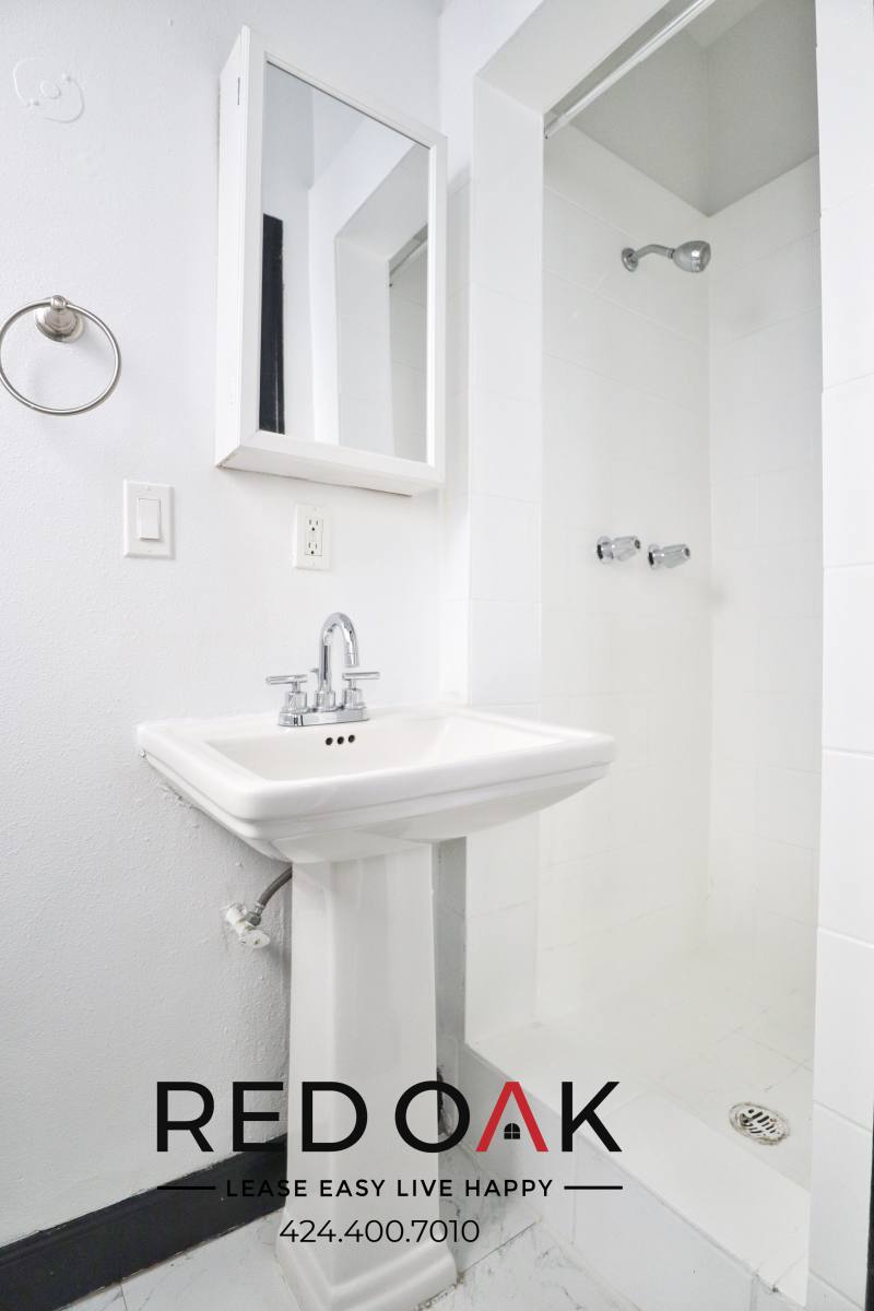 Apartment for rent at 5849 W Sunset Blvd #102, Los Angeles, CA 90028