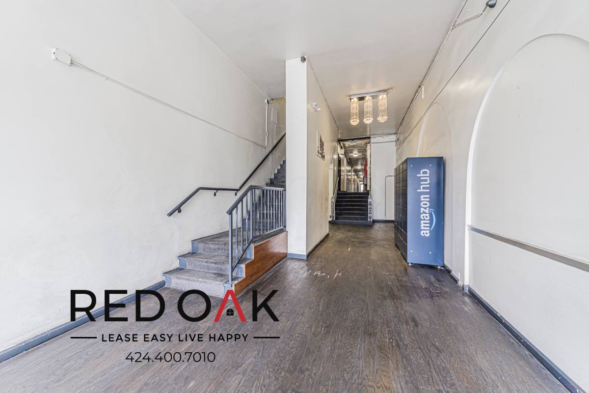 Apartment for rent at 5849 W Sunset Blvd #102, Los Angeles, CA 90028