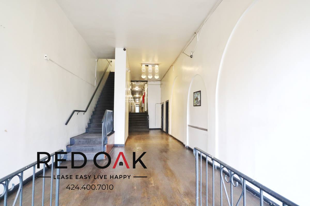Apartment for rent at 5849 W Sunset Blvd #102, Los Angeles, CA 90028